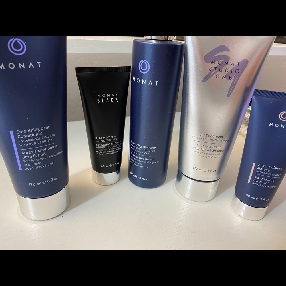 Monat hair stuff